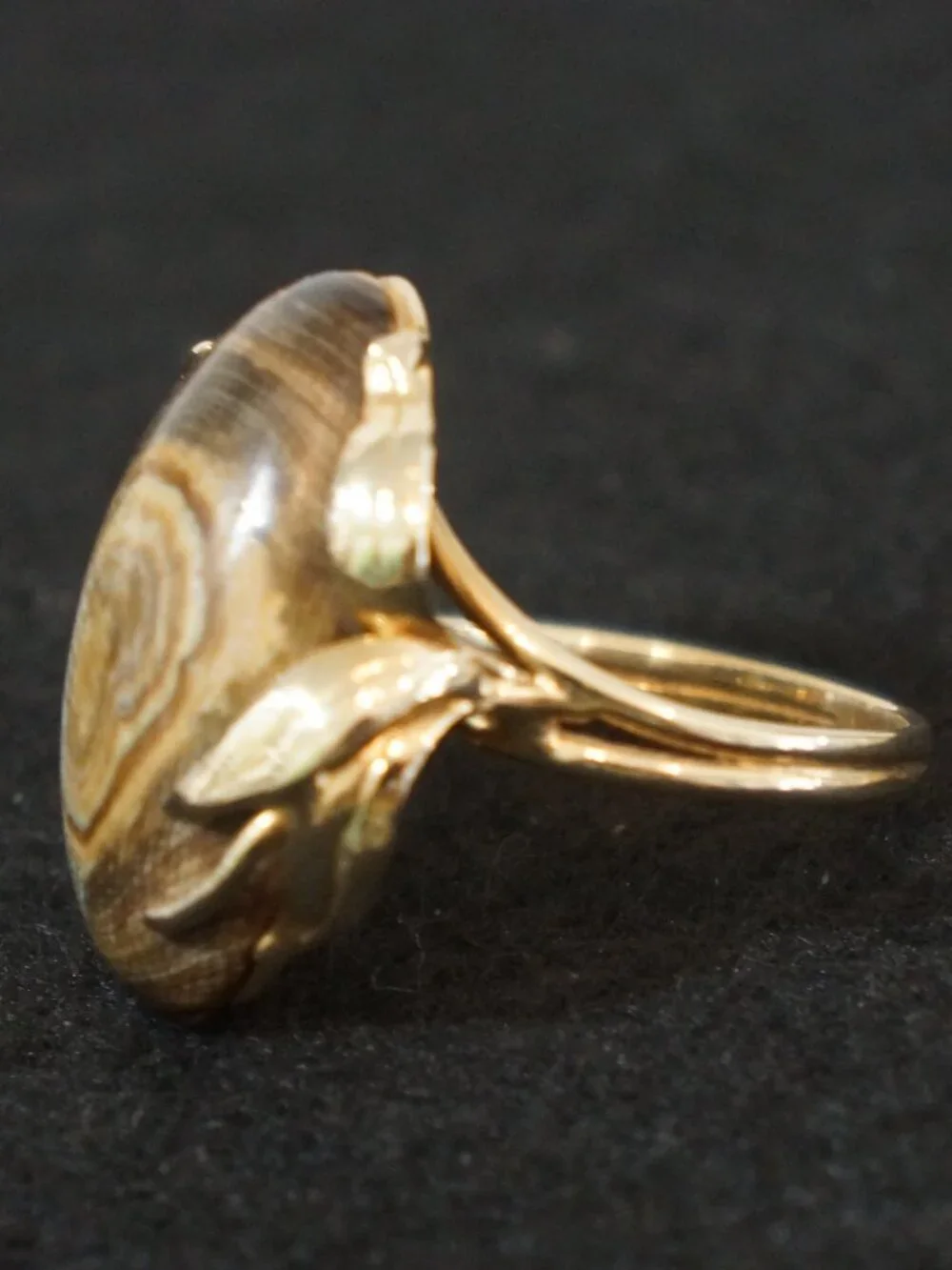Vintage 14K Gold Banded Agate Leaf Cocktail Ring Custom Monogram J.A. Size 7
